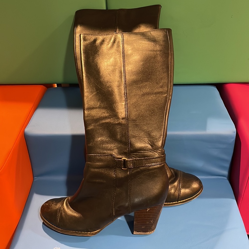 Black leather heeled boots